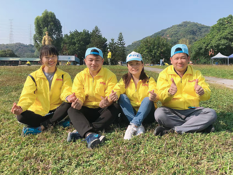 Outdoor team building